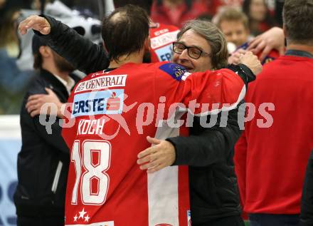 EBEL. Eishockey Bundesliga. KAC gegen	spusu Vienna Capitals. Meisterjubel  Jubel Thomas Koch, Dr. Guenther Bachler (KAC). Klagenfurt, am 24.4.2019.
Foto: Kuess

---
pressefotos, pressefotografie, kuess, qs, qspictures, sport, bild, bilder, bilddatenbank