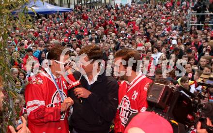 EBEL. Eishockey Bundesliga. Meisterfeier KAC.   Marco Richter, Hannes Orasche, Martin Schumnig. Klagenfurt, am 29.4.2019.
Foto: Kuess
---
pressefotos, pressefotografie, kuess, qs, qspictures, sport, bild, bilder, bilddatenbank