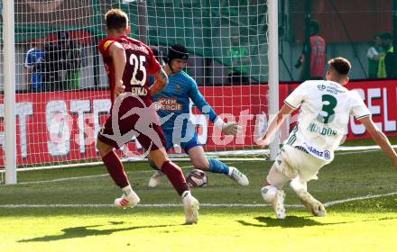 Fussball. UNIQA OEFB Cup. FC Red Bulll Salzburg gegen SK Rapid Wien. Patrick Farkas (Salzburg), Richard Strebinger, Mert Muelduer (Wien). Klagenfurt, am 1.5.2019.
Foto: Kuess 
---
pressefotos, pressefotografie, kuess, qs, qspictures, sport, bild, bilder, bilddatenbank