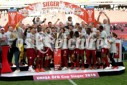 Fussball. UNIQA OEFB Cup. FC Red Bulll Salzburg gegen SK Rapid Wien. Sieger Jubel (Salzburg). Klagenfurt, Woerthersee Stadion, am 1.5.2019.
Foto: Kuess 
---
pressefotos, pressefotografie, kuess, qs, qspictures, sport, bild, bilder, bilddatenbank