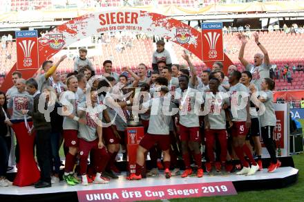 Fussball. UNIQA OEFB Cup. FC Red Bulll Salzburg gegen SK Rapid Wien. Sieger Jubel (Salzburg). Klagenfurt, Woerthersee Stadion, am 1.5.2019.
Foto: Kuess 
---
pressefotos, pressefotografie, kuess, qs, qspictures, sport, bild, bilder, bilddatenbank