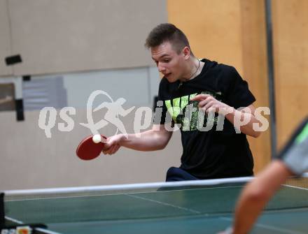 Tischtennis.  Kaerntner Meisterschaften. Martin Gutschi, . Feldkirchen, 2.12.2018.
Foto: Kuess
---
pressefotos, pressefotografie, kuess, qs, qspictures, sport, bild, bilder, bilddatenbank