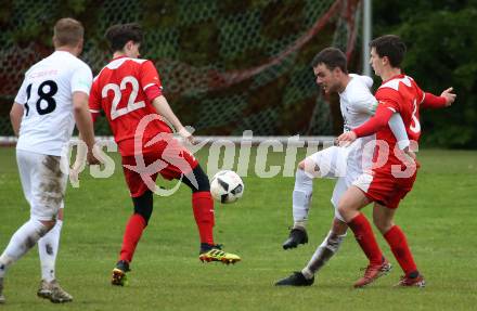 Fussball 2. KLasse C. KAC B 1909 Juniors gegen SC St. Veit. Maximilian Alexander Trachmann, Elias Gauper (KAC), Johannes Michael Steiner (St. Veit). Klagenfurt, am 5.5.2019.
Foto: Kuess
---
pressefotos, pressefotografie, kuess, qs, qspictures, sport, bild, bilder, bilddatenbank