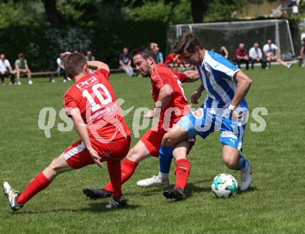 Fussball 1. Klasse B. Rothenthurn gegen VSV .  Thomas Platzer, Alexander Hackl(Rothenthurn), Alexander Proietti (VSV). Rothenthurn, am 26.5.2019.
Foto: Kuess
---
pressefotos, pressefotografie, kuess, qs, qspictures, sport, bild, bilder, bilddatenbank