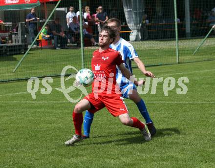 Fussball 1. Klasse B. Rothenthurn gegen VSV .  Grega Gorisek (Rothenthurn), Raphael Velikogne (VSV). Rothenthurn, am 26.5.2019.
Foto: Kuess
---
pressefotos, pressefotografie, kuess, qs, qspictures, sport, bild, bilder, bilddatenbank