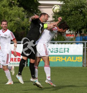 Fussball Kaerntner Liga. Bleiburg gegen St. Jakob im Rosental. Patrick Paul Oswaldi (Bleiburg), Christoph Omann (St. Jakob). Bleiburg, am 25.5.2019.
Foto: Kuess
---
pressefotos, pressefotografie, kuess, qs, qspictures, sport, bild, bilder, bilddatenbank