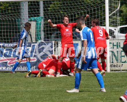 Fussball 1. Klasse B. Rothenthurn gegen VSV . Torjubel Alexander Hackl (Rothenthurn). Rothenthurn, am 26.5.2019.
Foto: Kuess
---
pressefotos, pressefotografie, kuess, qs, qspictures, sport, bild, bilder, bilddatenbank
