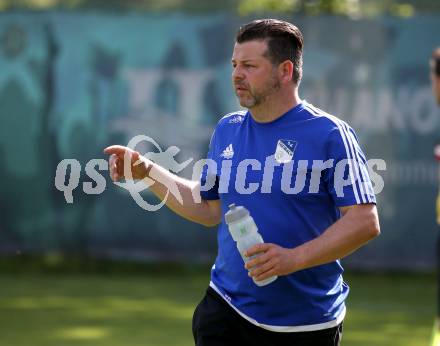 Fussball Kaerntner Liga. Treibach gegen Matrei.  Trainer Martin Harald Kaiser (Treibach). Treibach, am 8.6.2019.
Foto: Kuess
---
pressefotos, pressefotografie, kuess, qs, qspictures, sport, bild, bilder, bilddatenbank