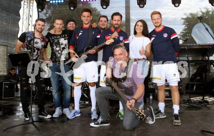 Fussball 2. Liga. Eroeffnungsfeier SK Austria Klagenfurt.   Darijo Pecirep, Sandro Zakany, Stephanie Davis, Markus Rusek. Klagenfurt, am 13.7.2019.
Foto: Kuess
---
pressefotos, pressefotografie, kuess, qs, qspictures, sport, bild, bilder, bilddatenbank