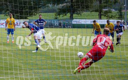 Fussball Uniqa OEFB Cup. Treibach gegen WSG Swarowski Tirol.  Kevin Vaschauner, (Treibach), Pascal Gruenwald   (Tirol). Treibach, am 19.7.2019.
Foto: Kuess
www.qspictures.net
---
pressefotos, pressefotografie, kuess, qs, qspictures, sport, bild, bilder, bilddatenbank