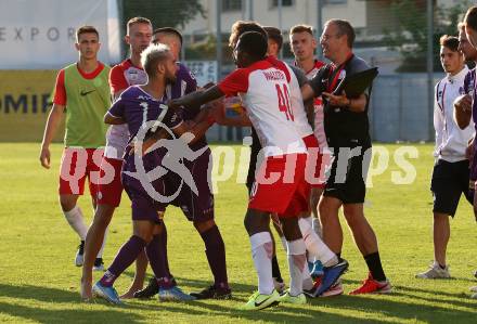 Fussball. 2. Liga. âSK Austria Klagenfurt gegen FC Liefering.  Nachspiel, Rauferei. Klagenfurt, 4.8.2019.
Foto: Kuess
www.qspictures.net
---
pressefotos, pressefotografie, kuess, qs, qspictures, sport, bild, bilder, bilddatenbank