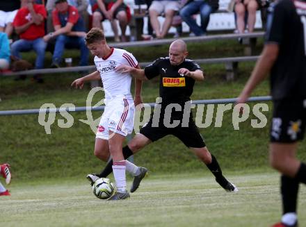 Fussball. Kaerntner Liga. Bleiburg gegen St. Jakob/Ros. Nikola Tolimir (Bleiburg),  Florian Schaller (St. Jakob). Bleiburg, 3.8.2019.
Foto: Kuess
www.qspictures.net
---
pressefotos, pressefotografie, kuess, qs, qspictures, sport, bild, bilder, bilddatenbank