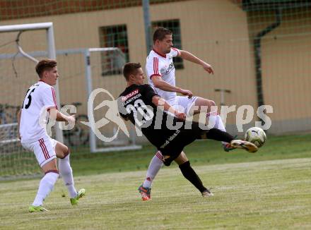 Fussball. Kaerntner Liga. Bleiburg gegen St. Jakob/Ros.  Raphael Lukas Kulterer  (Bleiburg), Roman Struger, Harald Ottowitz  (St. Jakob). Klagenfurt, 3.8.2019.
Foto: Kuess
www.qspictures.net
---
pressefotos, pressefotografie, kuess, qs, qspictures, sport, bild, bilder, bilddatenbank