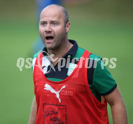Fussball Unterliga West. Seeboden gegen Matrei. Trainer Martin Abwerzger (Seeboden). Seeboden, am 3.8.2019.
Foto: Kuess
www.qspictures.net
---
pressefotos, pressefotografie, kuess, qs, qspictures, sport, bild, bilder, bilddatenbank