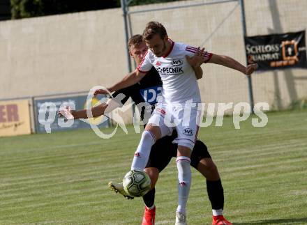 Fussball. Kaerntner Liga. Bleiburg gegen St. Jakob/Ros. Nik Cater (Bleiburg),   Thomas Ogradnig (St. Jakob). Bleiburg, 3.8.2019.
Foto: Kuess
www.qspictures.net
---
pressefotos, pressefotografie, kuess, qs, qspictures, sport, bild, bilder, bilddatenbank