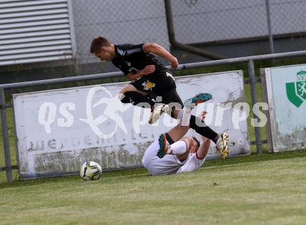 Fussball. Kaerntner Liga. Bleiburg gegen St. Jakob/Ros.  Raphael Lukas Kulterer (Bleiburg), Harald Ottowitz  (St. Jakob). Klagenfurt, 3.8.2019.
Foto: Kuess
www.qspictures.net
---
pressefotos, pressefotografie, kuess, qs, qspictures, sport, bild, bilder, bilddatenbank