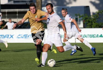 Fussball Kaerntner Liga. SAK gegen Koettmannsdorf. Murat Veliu,  (SAK),  Christian Haslauer (Koettmannsdorf). Klagenfurt, am 9.8.2019.
Foto: Kuess
www.qspictures.net
---
pressefotos, pressefotografie, kuess, qs, qspictures, sport, bild, bilder, bilddatenbank