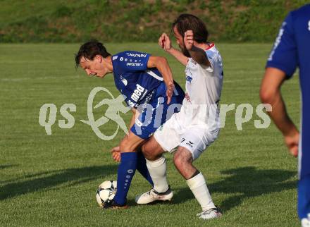 Fussball Kaerntner Liga. Maria Saal gegen Treibach. Roland Krenn,  (Maria Saal),  David Armin Hude (Treibach). Maria Saal, am 10.8.2019.
Foto: Kuess
www.qspictures.net
---
pressefotos, pressefotografie, kuess, qs, qspictures, sport, bild, bilder, bilddatenbank