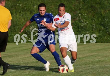 Fussball Kaerntner Liga. Maria Saal gegen Treibach. Christopher Wadl,  (Maria Saal),  Julian Salentinig (Treibach). Maria Saal, am 10.8.2019.
Foto: Kuess
www.qspictures.net
---
pressefotos, pressefotografie, kuess, qs, qspictures, sport, bild, bilder, bilddatenbank