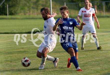 Fussball Kaerntner Liga. Maria Saal gegen Treibach. Roland Krenn,  (Maria Saal),  Daniel Billy Kreuzer (Treibach). Maria Saal, am 10.8.2019.
Foto: Kuess
www.qspictures.net
---
pressefotos, pressefotografie, kuess, qs, qspictures, sport, bild, bilder, bilddatenbank
