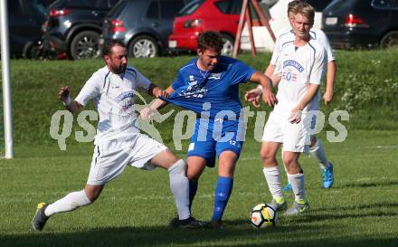 Fussball 2. KLasse C. SG Krumpendorf/Poertschach gegen Himmelberg.  Fabian Gerhard Karner, (Krumpendorf), Bernhard Peter Wastl  (Himmelberg). Krumpendorf, am 11.8.2019.
Foto: Kuess
www.qspictures.net
---
pressefotos, pressefotografie, kuess, qs, qspictures, sport, bild, bilder, bilddatenbank