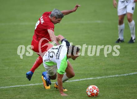 Fussball Kaerntner Liga. Feldkirchen SV gegen SAK. Sebastian Hertelt,  (Feldkirchen), Thomas Riedl (SAK). Feldkirchen, am 17.8.2019.
Foto: Kuess
www.qspictures.net
---
pressefotos, pressefotografie, kuess, qs, qspictures, sport, bild, bilder, bilddatenbank