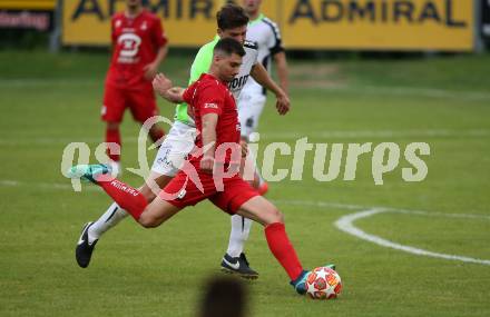 Fussball Kaerntner Liga. Feldkirchen SV gegen SAK.  Robert Thomas Tiffner,   (Feldkirchen), Daniel Camber (SAK). Feldkirchen, am 17.8.2019.
Foto: Kuess
www.qspictures.net
---
pressefotos, pressefotografie, kuess, qs, qspictures, sport, bild, bilder, bilddatenbank