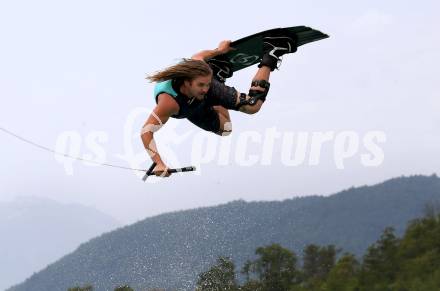 Wakeboard.  Nico Juritsch. Poertschach, am 15.6.2019.
Foto: Kuess
---
pressefotos, pressefotografie, kuess, qs, qspictures, sport, bild, bilder, bilddatenbank