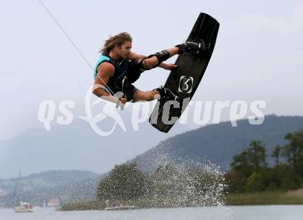Wakeboard.  Nico Juritsch. Poertschach, am 15.6.2019.
Foto: Kuess
---
pressefotos, pressefotografie, kuess, qs, qspictures, sport, bild, bilder, bilddatenbank
