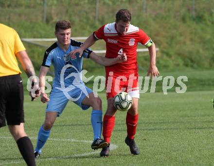 Fussball 2. KLasse D. SG SV Magdalensberg/ASKOE Poggersdorf Youngstars gegen KAC B Juniors. Lucas Elia Mehringer,  (Magdalensberg/Poggersdorf),  Walter Auer (KAC). Poggersdorf, am 25.8.2019.
Foto: Kuess
www.qspictures.net
---
pressefotos, pressefotografie, kuess, qs, qspictures, sport, bild, bilder, bilddatenbank