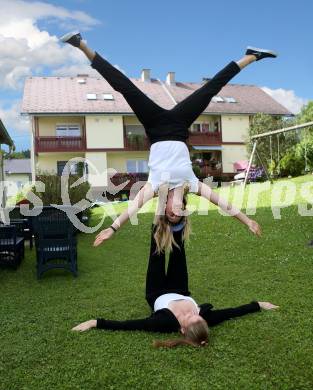 Snowboard. Anna Gasser, Schwester Eva. Homestory. Millstatt, 23.7.2018.
Foto: Kuess
---
pressefotos, pressefotografie, kuess, qs, qspictures, sport, bild, bilder, bilddatenbank