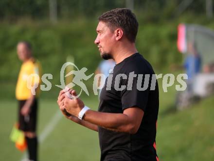 Fussball 2. KLasse D. SG SV Magdalensberg/ASKOE Poggersdorf Youngstars gegen KAC B Juniors. Trainer Juergen Kampel (KAC). Poggersdorf, am 25.8.2019.
Foto: Kuess
www.qspictures.net
---
pressefotos, pressefotografie, kuess, qs, qspictures, sport, bild, bilder, bilddatenbank