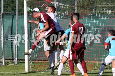 Fussball 1. KLasse C. Metnitztal gegen Launsdorf. Rene Klingsbichel,  (Metnitztal), Bernhard Raphael Dolzer (Launsdorf). Grades, am 18.8.2019.
Foto: Kuess
www.qspictures.net
---
pressefotos, pressefotografie, kuess, qs, qspictures, sport, bild, bilder, bilddatenbank