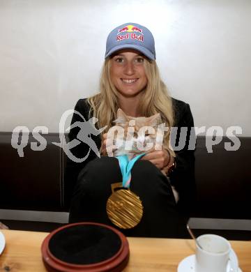 Snowboard. Anna Gasser. Homestory. Millstatt, 23.7.2018.
Foto: Kuess
---
pressefotos, pressefotografie, kuess, qs, qspictures, sport, bild, bilder, bilddatenbank