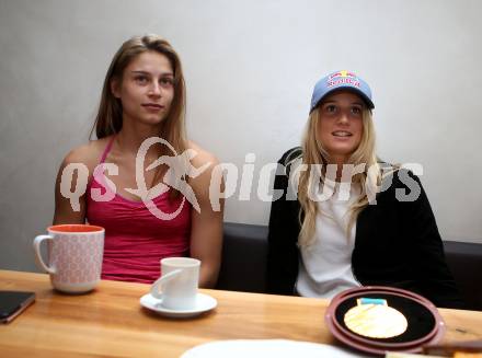 Snowboard. Anna Gasser, Schwester Eva. Homestory. Millstatt, 23.7.2018.
Foto: Kuess
---
pressefotos, pressefotografie, kuess, qs, qspictures, sport, bild, bilder, bilddatenbank
