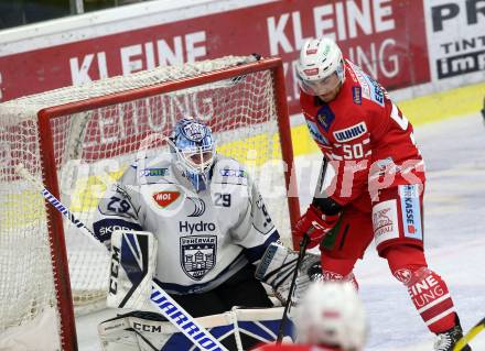 EBEL. Eishockey Bundesliga. KAC gegen	Hydro Fehervar AV 19. Neal Matthew (KAC),  Ouzas Michael (Alba Volan). Klagenfurt, am 13.9.2019.
Foto: Kuess
www.qspictures.net

---
pressefotos, pressefotografie, kuess, qs, qspictures, sport, bild, bilder, bilddatenbank