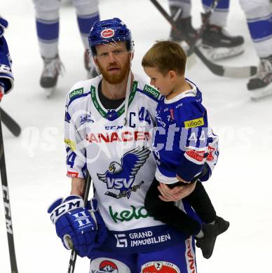 EBEL. Eishockey Bundesliga. EC VSV gegen HCB Suedtirol Alperia.  Jamie Fraser mit Sohn (VSV). Villach, am 15.9.2019.
Foto: Kuess
www.qspictures.net
---
pressefotos, pressefotografie, kuess, qs, qspictures, sport, bild, bilder, bilddatenbank