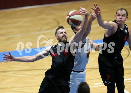 Basketball 2. Bundesliga. Grunddurchgang 1. Runde. Woerthersee Piraten gegen Mistelbach Mustangs. Maximilian Kunovjanek (Piraten), Jakub Krakovic, Michal Kremen (Mustangs). Klagenfurt, am 21.9.2019.
Foto: Kuess
www.qspictures.net

---
pressefotos, pressefotografie, kuess, qs, qspictures, sport, bild, bilder, bilddatenbank