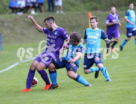 Fussball. 1. Klasse D. Eisenkappel gegem Globasnitz.  Edin Avdic (Eisenkappel), Fabian Lukas Dumpelnik, Gerhard Krumpl  (Globasnitz). Eisenkappel, 21.9.2019. 
Foto: Kuess
www.qspictures.net
---
pressefotos, pressefotografie, kuess, qs, qspictures, sport, bild, bilder, bilddatenbank