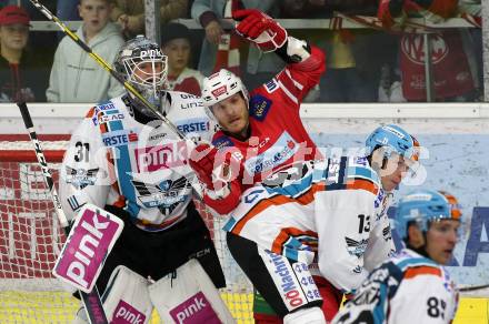 EBEL. Eishockey Bundesliga. KAC gegen	EHC Liwest Black Wings Linz. Stefan Geier,  (KAC), Kragl Gerd, David Kickert (Linz). Klagenfurt, am 29.9.2019.
Foto: Kuess
www.qspictures.net

---
pressefotos, pressefotografie, kuess, qs, qspictures, sport, bild, bilder, bilddatenbank