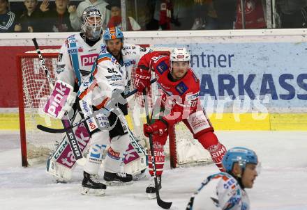 EBEL. Eishockey Bundesliga. KAC gegen	EHC Liwest Black Wings Linz. Matthew Neal, (KAC), Umicevic Dragan, David Kickert  (Linz). Klagenfurt, am 29.9.2019.
Foto: Kuess
www.qspictures.net

---
pressefotos, pressefotografie, kuess, qs, qspictures, sport, bild, bilder, bilddatenbank