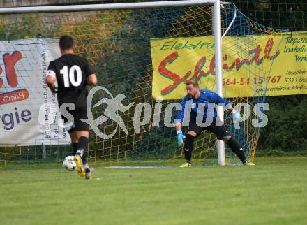 Fussball. 2. Klasse C. Gurk gegen Soerg. Markus Schober (Gurk),  Denis Sahitaj (Soerg). Gurk, 28.9.2019.
Foto: Kuess
www.qspictures.net
---
pressefotos, pressefotografie, kuess, qs, qspictures, sport, bild, bilder, bilddatenbank