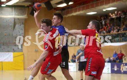 Handball Bundesliga. HLA. SC Kelag Ferlach gegen UHK Krems. MLadan Jovanovic,  (SCF), Lucijan Fizuleto, Marko Simek (Krems). Ferlach, am 28.9.2019.
Foto: Kuess
---
pressefotos, pressefotografie, kuess, qs, qspictures, sport, bild, bilder, bilddatenbank