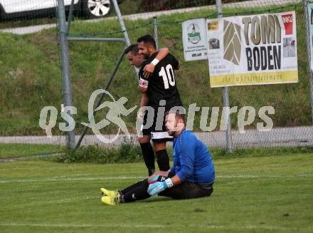 Fussball. 2. Klasse C. Gurk gegen Soerg. Torjubel Denis Sahitaj, Pascal Stefan Eichwalder (Soerg). Gurk, 28.9.2019.
Foto: Kuess
www.qspictures.net
---
pressefotos, pressefotografie, kuess, qs, qspictures, sport, bild, bilder, bilddatenbank