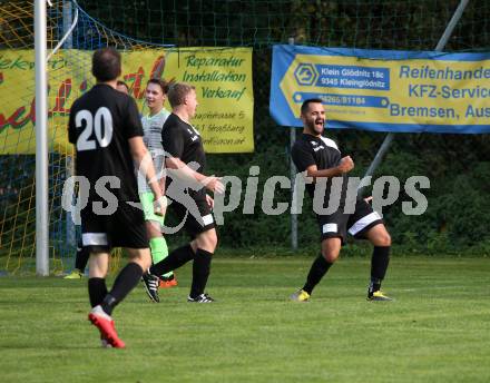 Fussball. 2. Klasse C. Gurk gegen Soerg.  Torjubel 	Denis Sahitaj, Michael Rauter, Hajrush Tifeku  (Soerg). Gurk, 28.9.2019.
Foto: Kuess
www.qspictures.net
---
pressefotos, pressefotografie, kuess, qs, qspictures, sport, bild, bilder, bilddatenbank