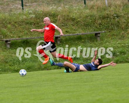 Fussball. 2. Klasse B. SG SK WeiÃenstein/SV Toeplitsch gegen Gitschtal.  Lukas Allmaier (WeiÃenstein), Thomas David Landsfeldt (Gitschtal.). WeiÃenstein, 5.10.2019.
Foto: Kuess
www.qspictures.net
---
pressefotos, pressefotografie, kuess, qs, qspictures, sport, bild, bilder, bilddatenbank