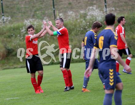 Fussball. 2. Klasse B. SG SK WeiÃenstein/SV Toeplitsch gegen Gitschtal.  Torjubel Mario Santner,  Christian Flaschberger,  (Gitschtal.). WeiÃenstein, 5.10.2019.
Foto: Kuess
www.qspictures.net
---
pressefotos, pressefotografie, kuess, qs, qspictures, sport, bild, bilder, bilddatenbank