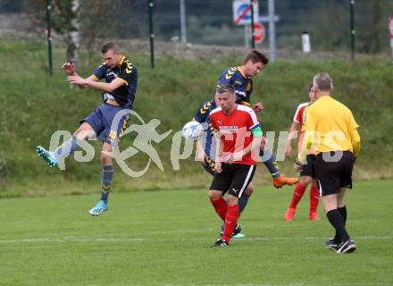 Fussball. 2. Klasse B. SG SK WeiÃenstein/SV Toeplitsch gegen Gitschtal.  Angelo Thomas Gasser, Thomas Baumgartner (WeiÃenstein),  Christian Flaschberger (Gitschtal.). WeiÃenstein, 5.10.2019.
Foto: Kuess
www.qspictures.net
---
pressefotos, pressefotografie, kuess, qs, qspictures, sport, bild, bilder, bilddatenbank