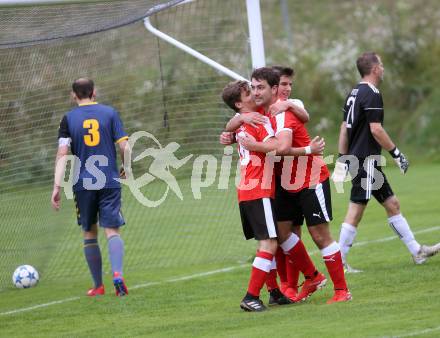 Fussball. 2. Klasse B. SG SK WeiÃenstein/SV Toeplitsch gegen Gitschtal.  Torjubel Marco Domenig, Andreas Holzfeind, Mario Santner  (Gitschtal.). WeiÃenstein, 5.10.2019.
Foto: Kuess
www.qspictures.net
---
pressefotos, pressefotografie, kuess, qs, qspictures, sport, bild, bilder, bilddatenbank