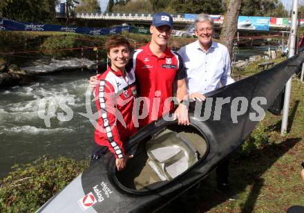 Wildwassersport. Kanu, Kajak.Nadine Weratschnig, Felix Oschmautz, Landeshauptmann Peter Kaiser. Gurkerbruecke, am 6.10.2019.
Foto: Kuess
www.qspictures.net
---
pressefotos, pressefotografie, kuess, qs, qspictures, sport, bild, bilder, bilddatenbank